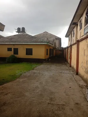 4bdrm Bungalow in Chinda Road Off for sale