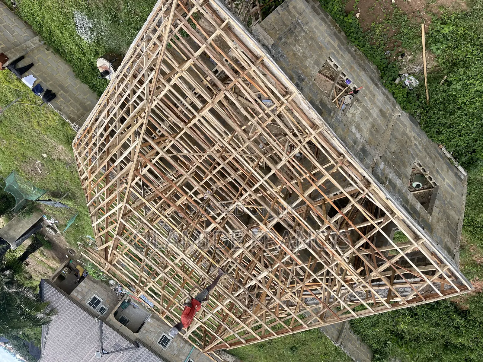 Professional Roofer,Wood-Work and Aluminum Parapet Installation