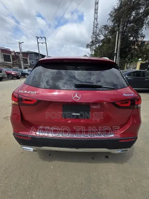 Mercedes-Benz GLA 250 2021 Red