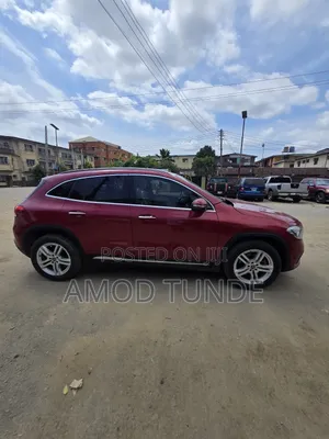 Mercedes-Benz GLA 250 2021 Red