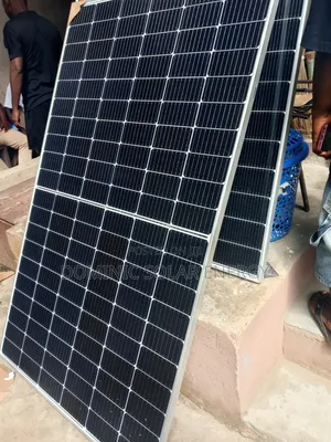 685watts/144cells Bificial Jinko Half-Cut Solar Panel