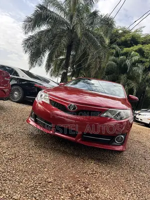 Toyota Camry SE 4dr Sedan (2.5L 4cyl 6A) 2014 Red