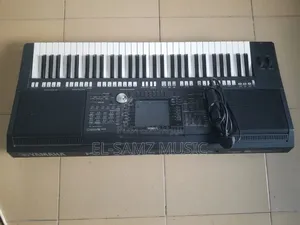 Yamaha S950 Workstation. Bag, Keyboard Cover and Original Adapter