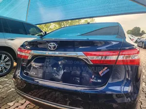 Toyota Avalon XLE Premium Sedan FWD (3.5L 6cyl 6A) 2013 Blue