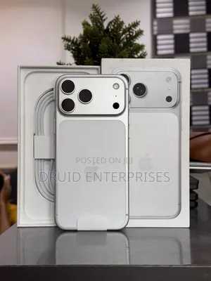 New Apple iPhone 17 Pro Max 256 GB White