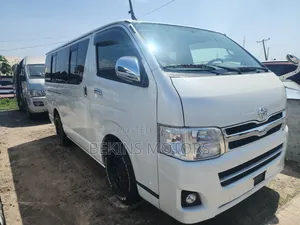 Toyota HiAce 2012 Red