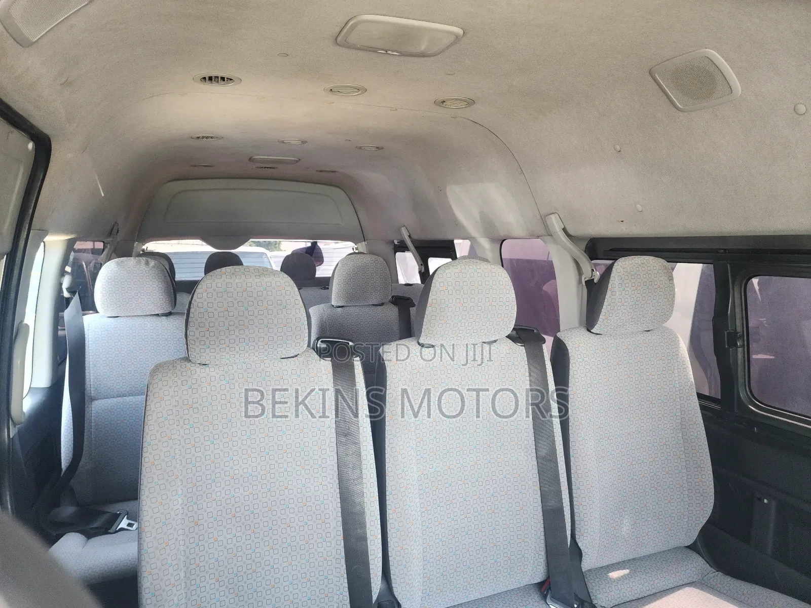 Toyota HiAce 2015 Silver