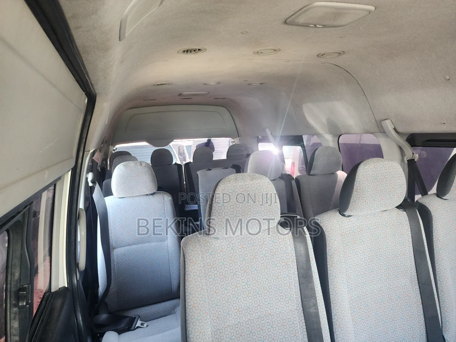 Toyota HiAce 2015 Silver