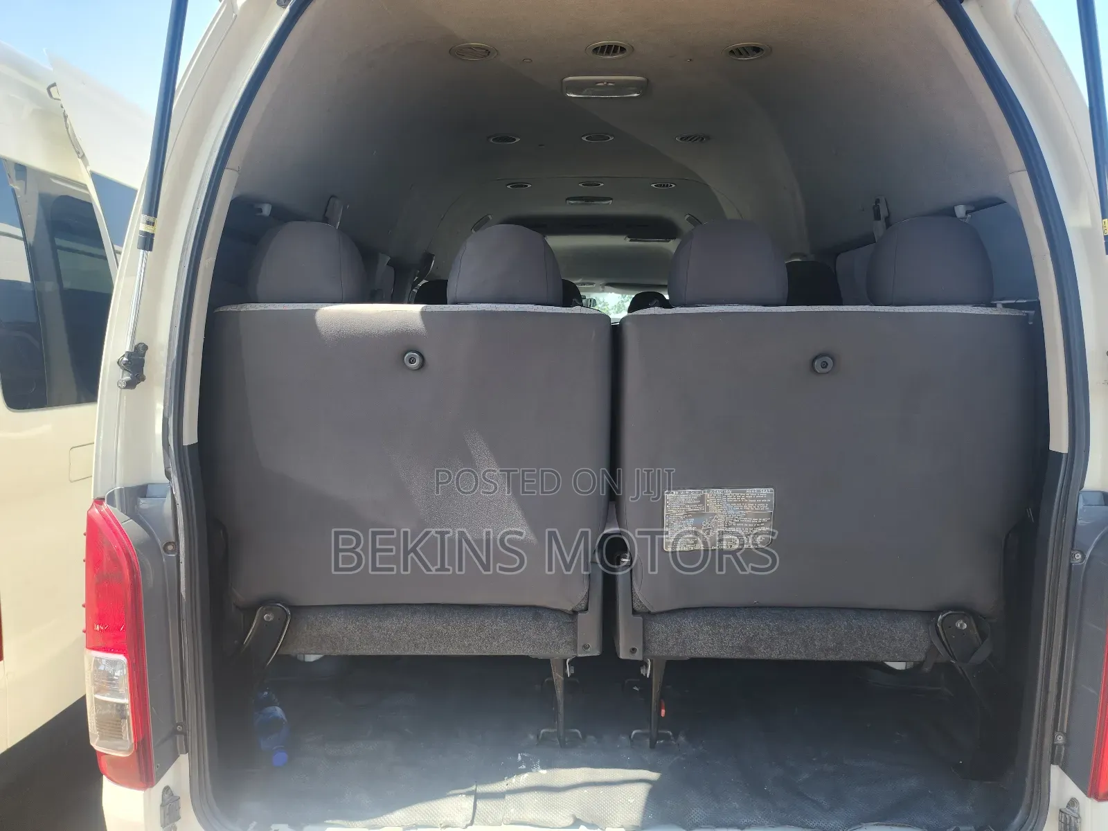 Toyota HiAce 2015 Silver