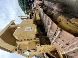 Caterpillar Dozer.