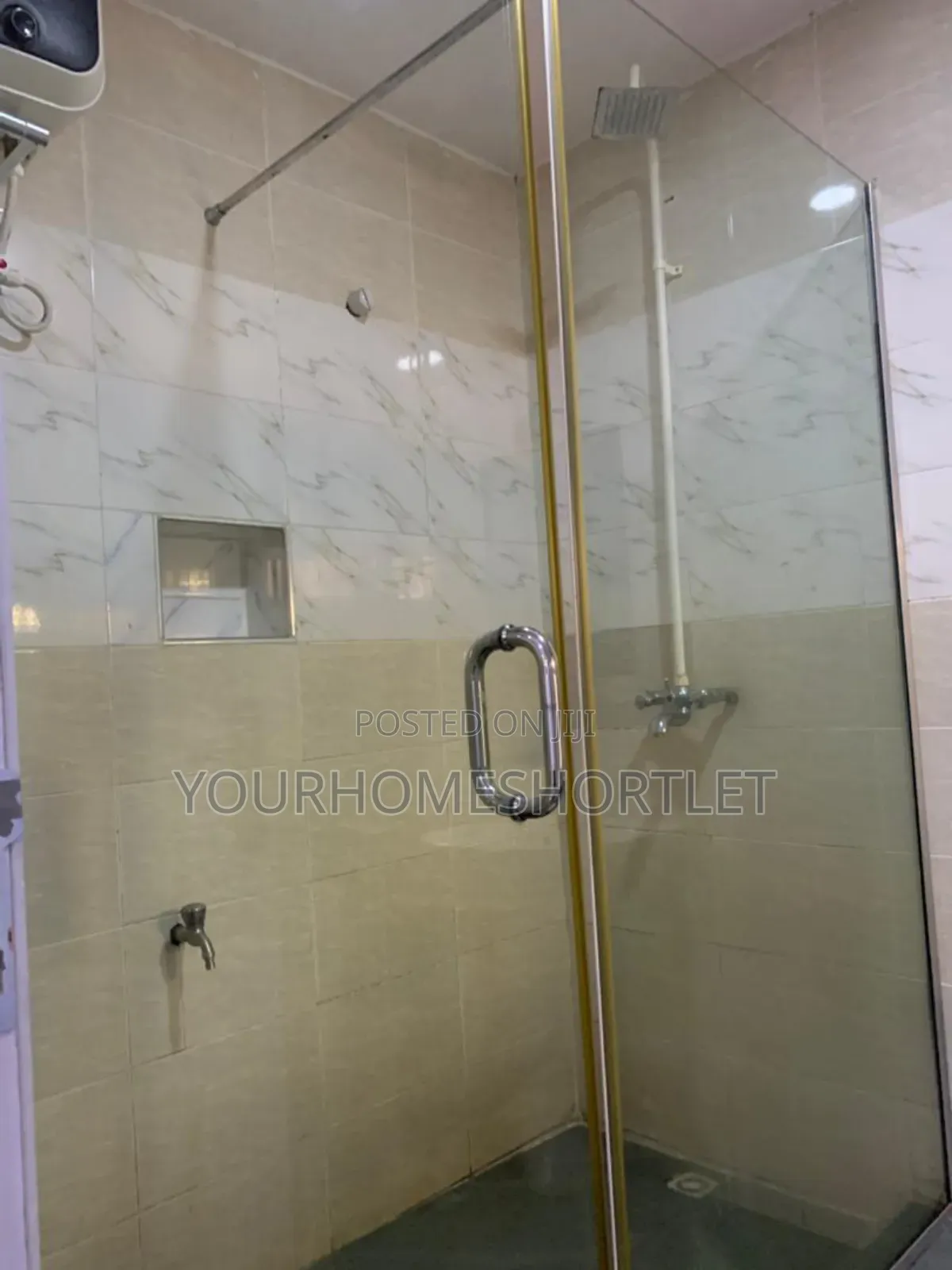 Luxury 4 Bedroom Duplex With Table Socker