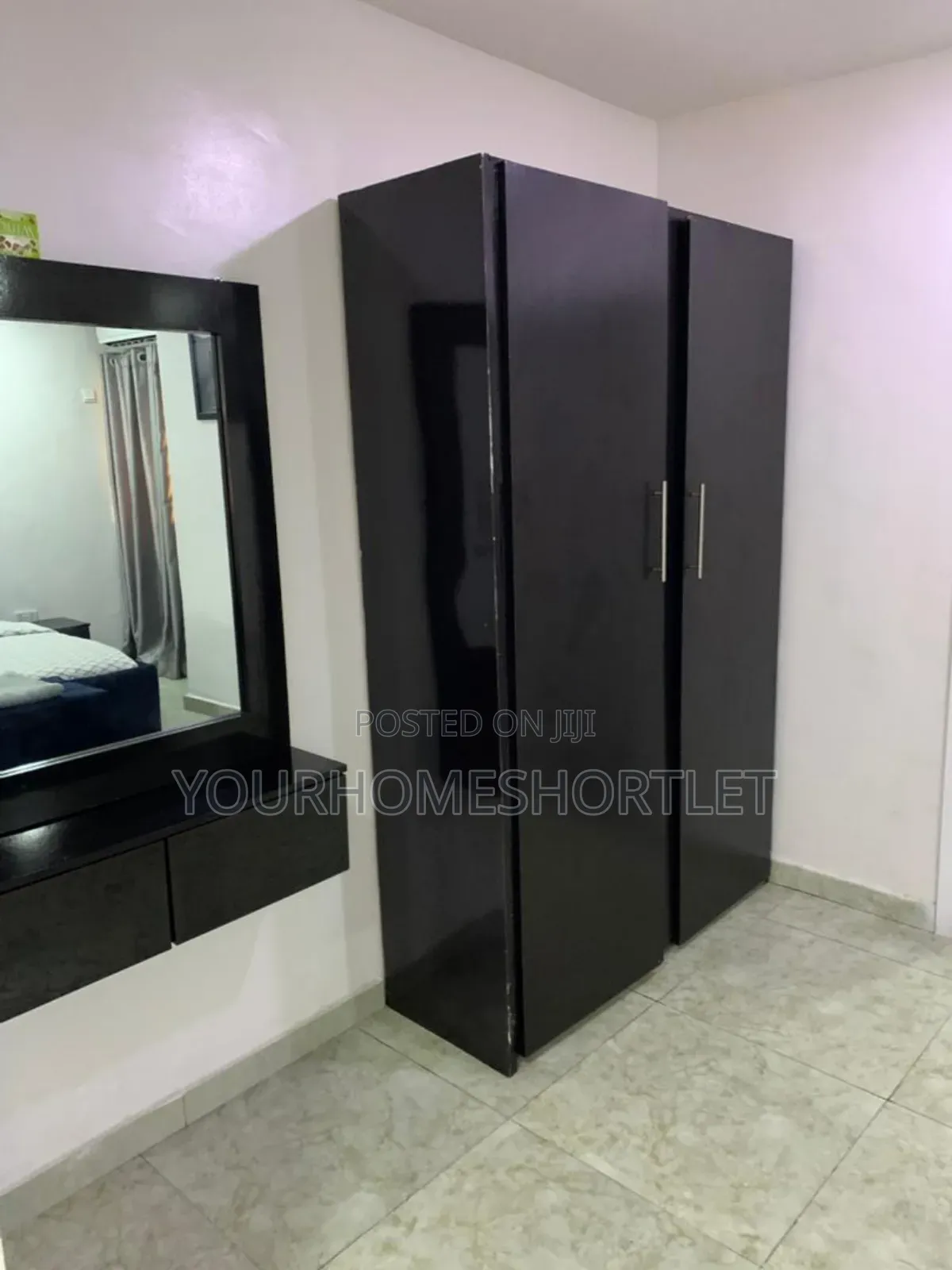 Luxury 4 Bedroom Duplex With Table Socker