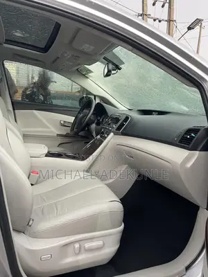 Toyota Venza 2011 Silver