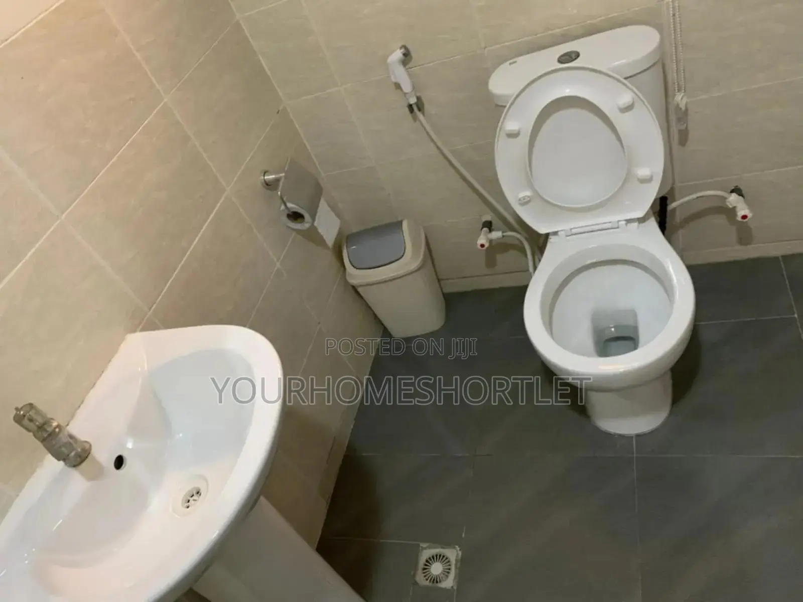 Luxury 4 Bedroom Duplex With Table Socker