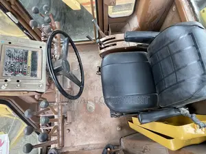 Caterpillar Grader With Ripper