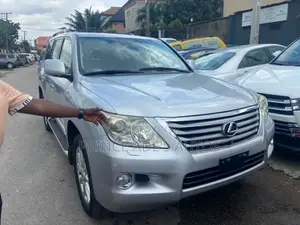 Lexus LX 570 2010 Silver