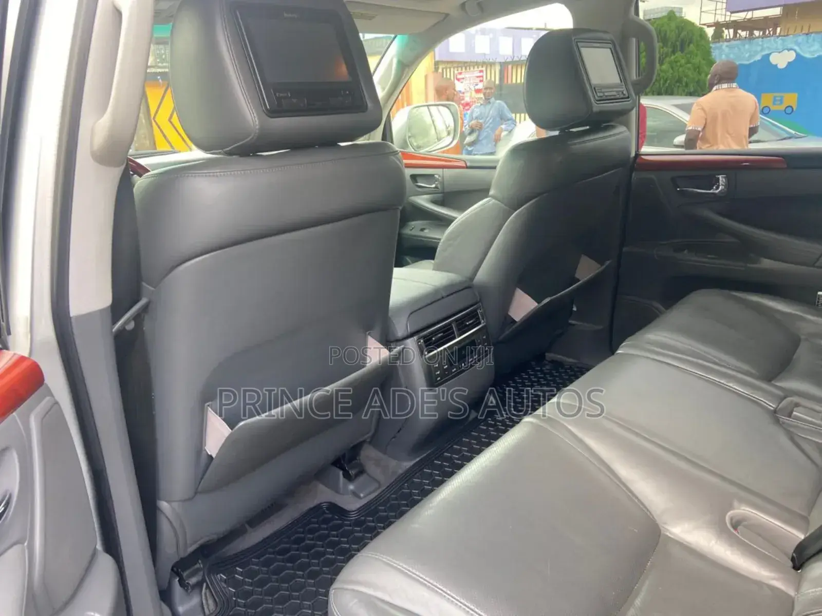 Lexus LX 570 2010 Silver
