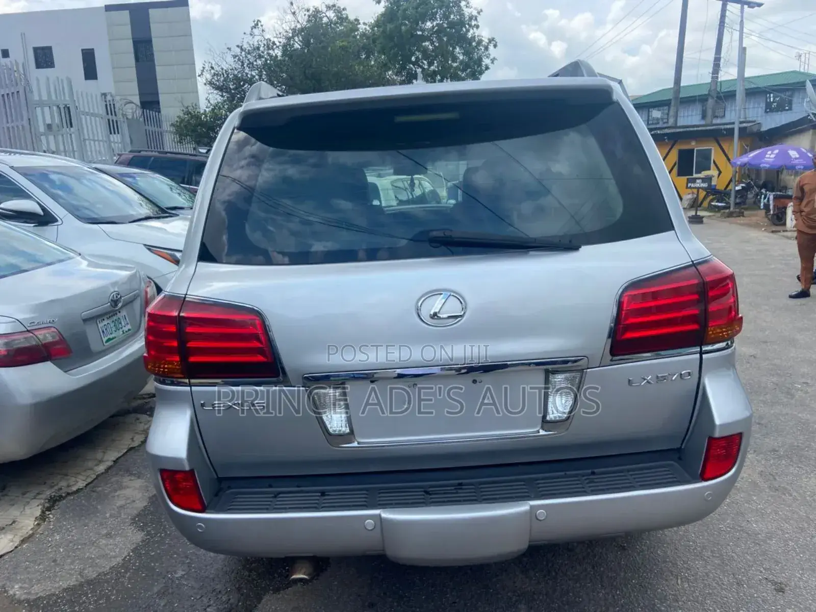 Lexus LX 570 2010 Silver