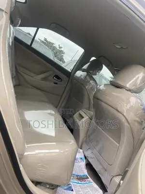 Toyota Camry LE 4dr Sedan (2.4L 4cyl 5A) 2009 Gold
