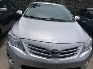 Toyota Corolla 2010 Silver