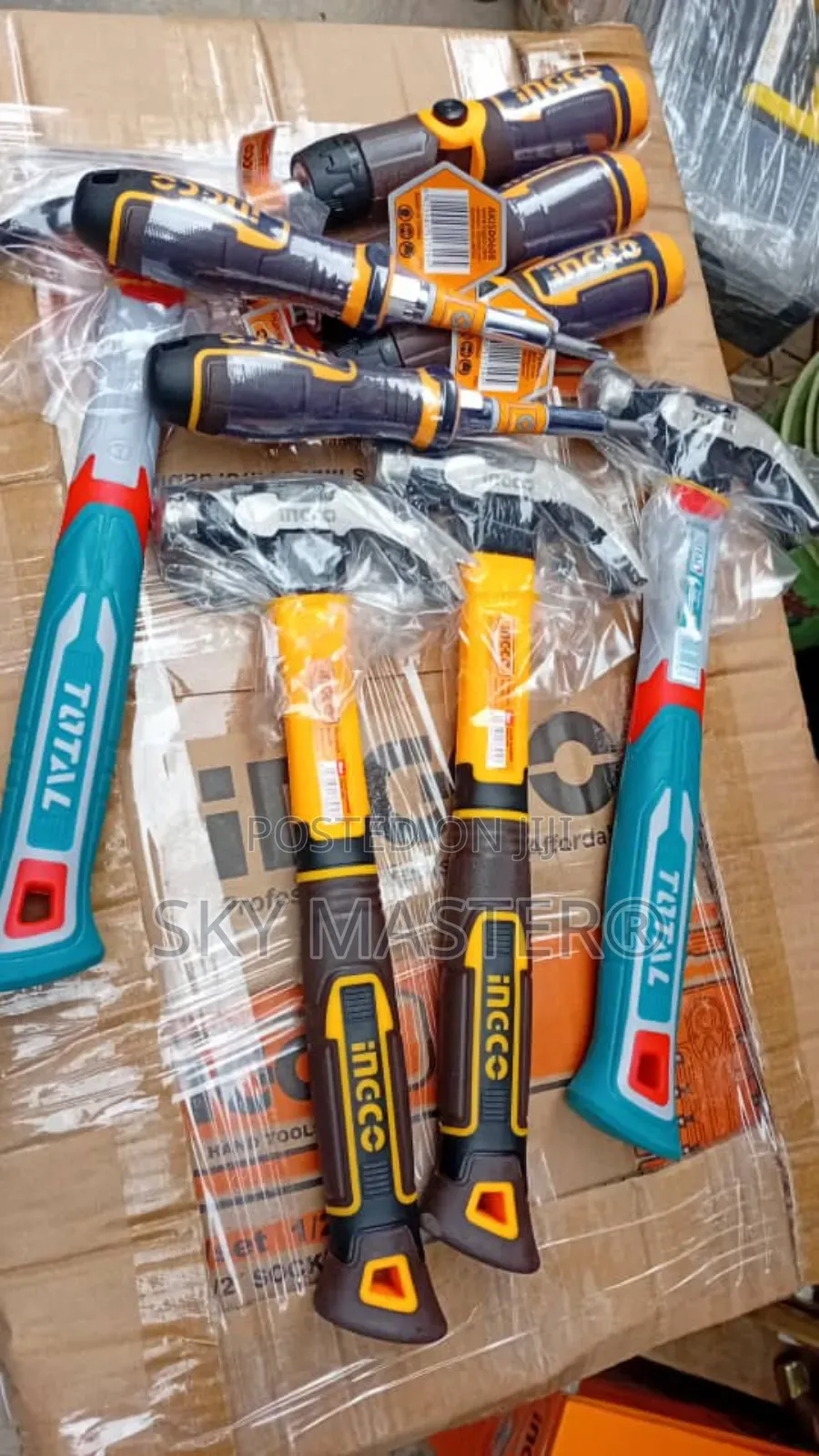 Total And Ingco Claw Hammer
