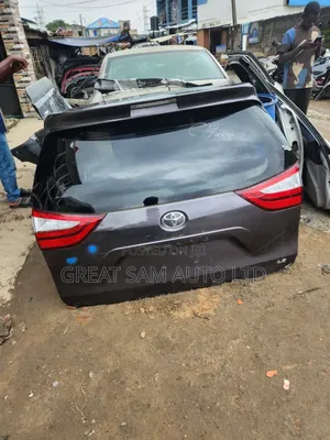 Toyota Sienna 2018 Model Complete Booth