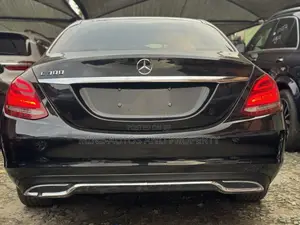 Mercedes-Benz C300 2016 Black