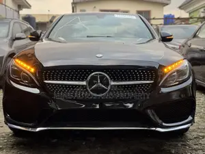 Mercedes-Benz C300 2016 Black