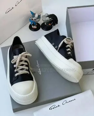 Owens Sneakers
