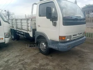 Nissan Capstar