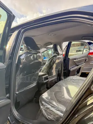 Toyota Camry SE FWD (2.5L 4cyl 8AM) 2018 Black