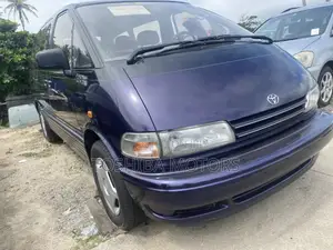 Toyota Previa 1999 Gray