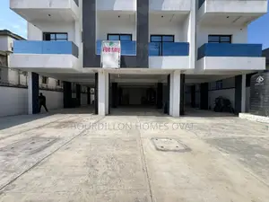 2bdrm Apartment in Ologolo Lekki Lagos for sale