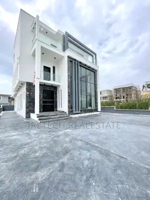 5bdrm Duplex in Megamound Estate for sale