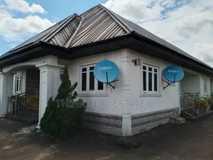 140/150 Land With a 3flat on It at Idokpa,Aduwawa for Sale