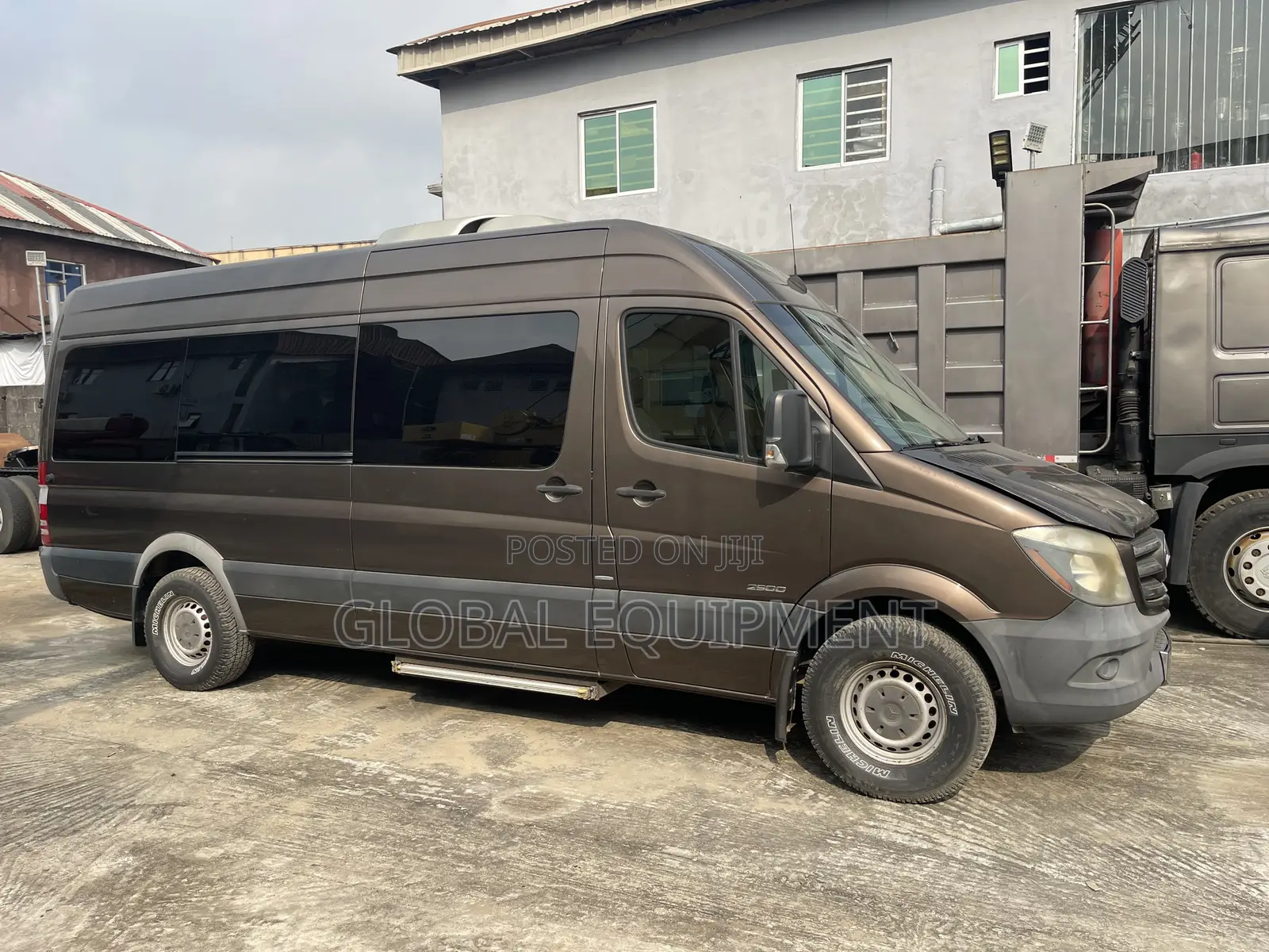 Mercedes-Benz Sprinter 2014 Brown