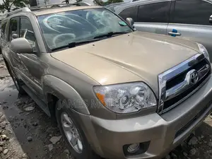 Toyota 4-Runner 2008 Gold