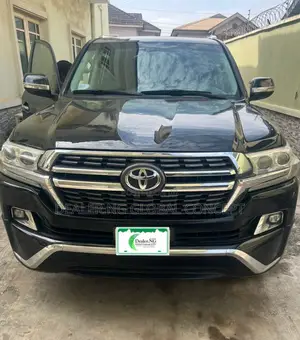 Toyota Land Cruiser 4.5 V8 VXR 2014 Black