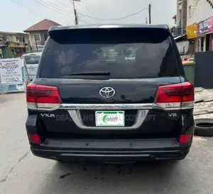 Toyota Land Cruiser 4.5 V8 VXR 2013 Black