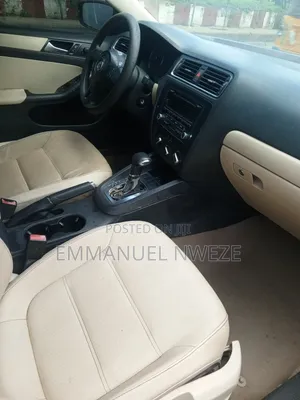 Volkswagen Jetta 4dr Sedan (2.0L 4cyl 5M) 2014 Red