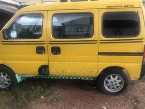 Suzuki Every 2010 Yellow