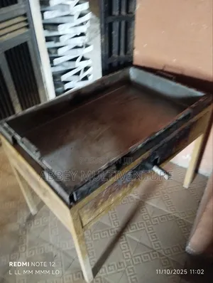 A Big Fryer That Can Be Used to Fry Various Things Like Plantain Etc