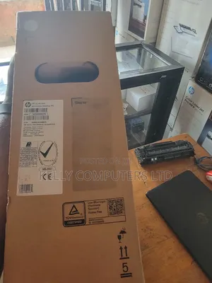 New HP 200 G4 22 All-in-One 8GB Intel Core i3 SSD 256GB