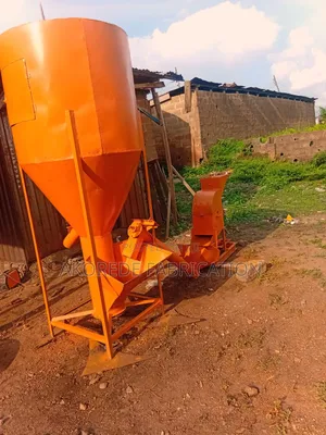Feed Mill With Crusher and Conveyor