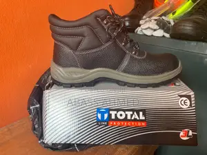 Total Safety Boot. (Steel Toe)