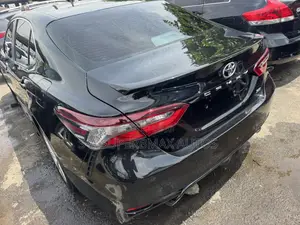 Toyota Camry SE 2021 Black