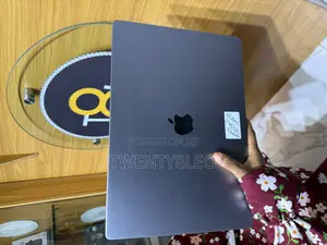 Laptop Apple MacBook Pro 32GB Apple M1 Max SSD 1T
