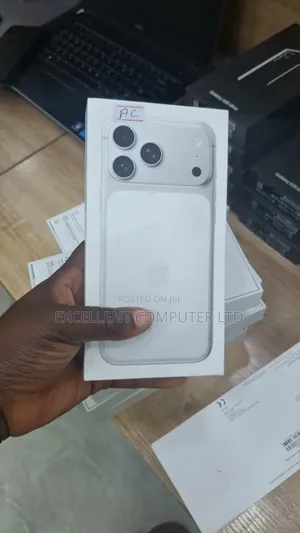 New Apple iPhone 17 Pro 256 GB White