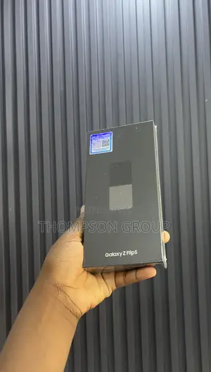 New Samsung Galaxy Z Flip 5 256 GB Green