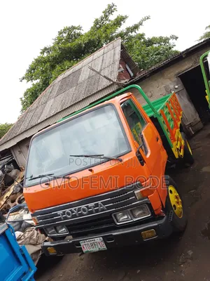 Toyota Dyna 200 Normal Hand Petrol
